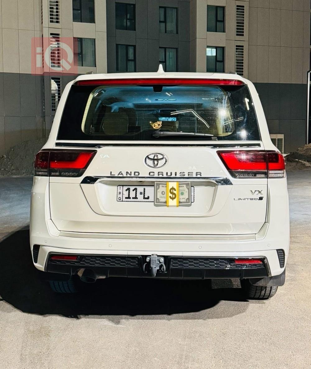 تۆیۆتا لاند کروزەر